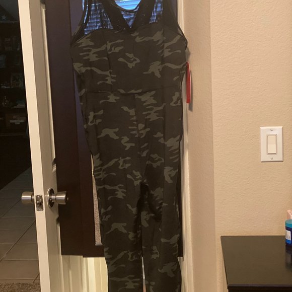 Good American Curve Sculpt Camo Jumpsuit - Picture 3 of 4